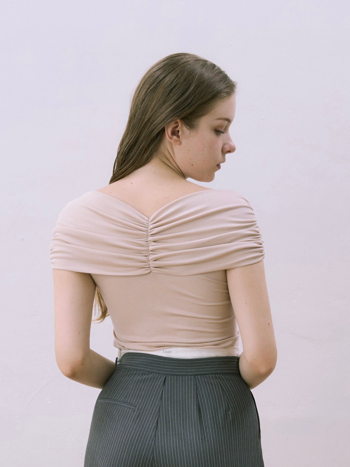 twist off-shoulder tops