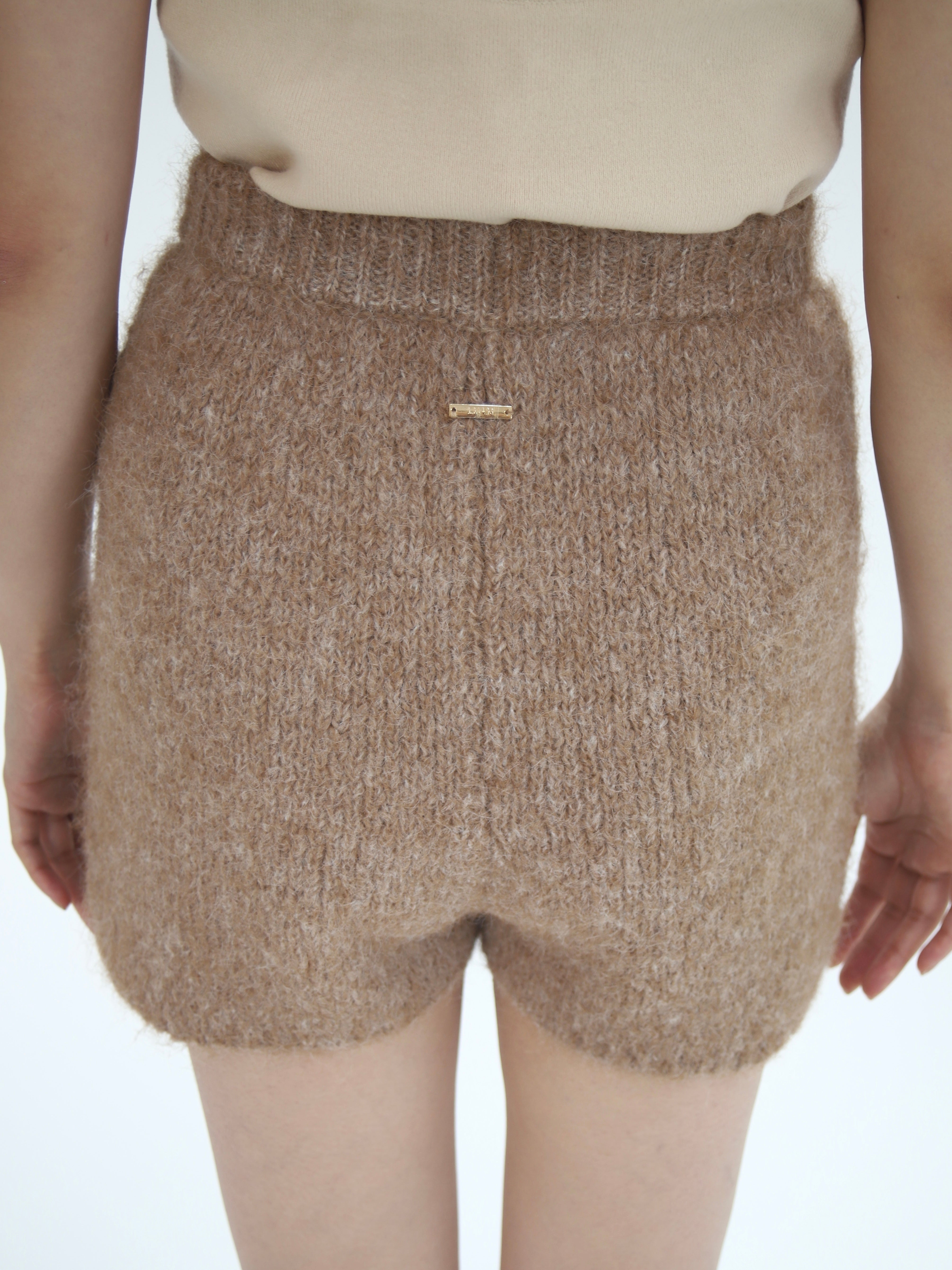 knit mini pants