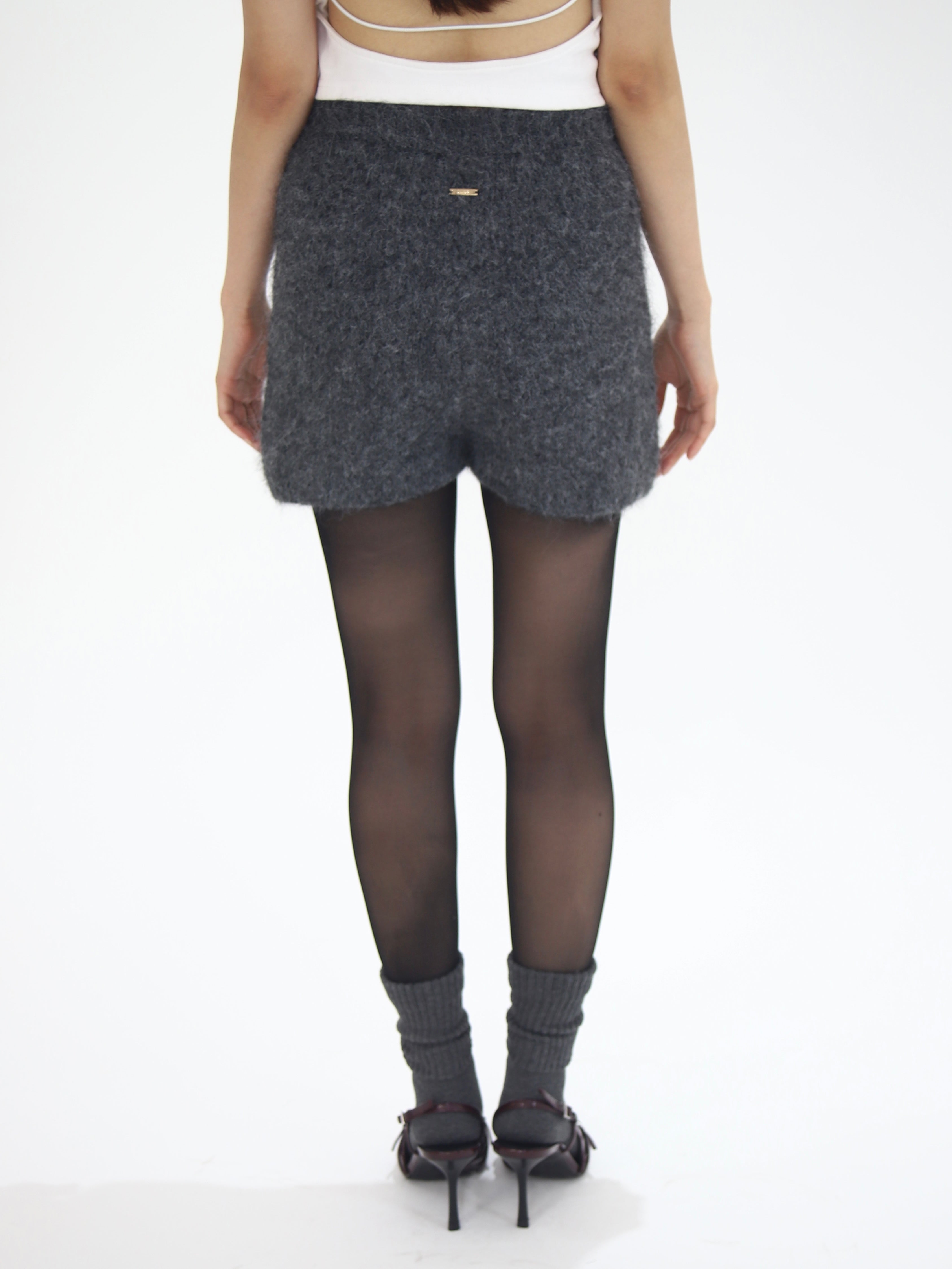 knit mini pants