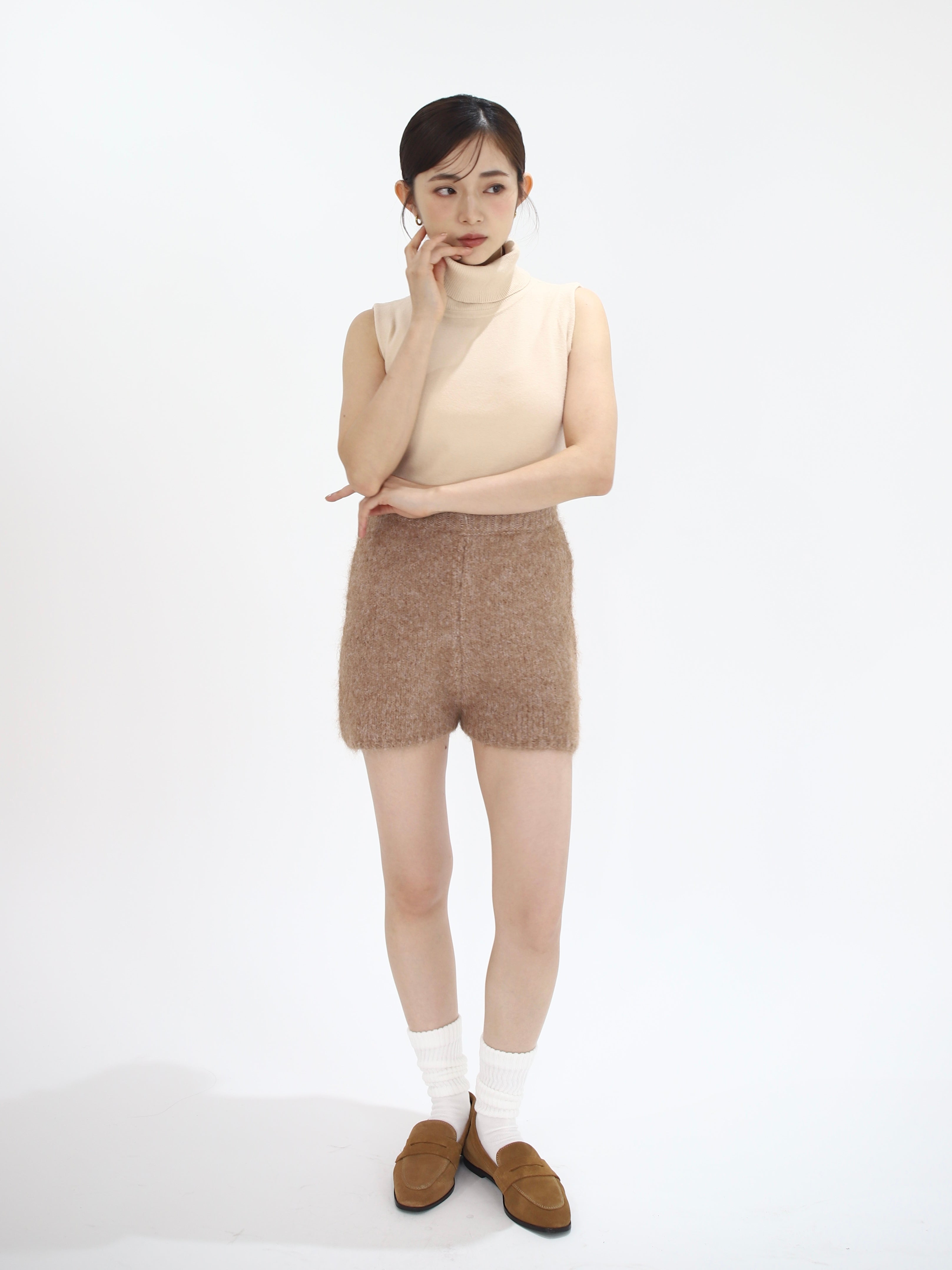 knit mini pants