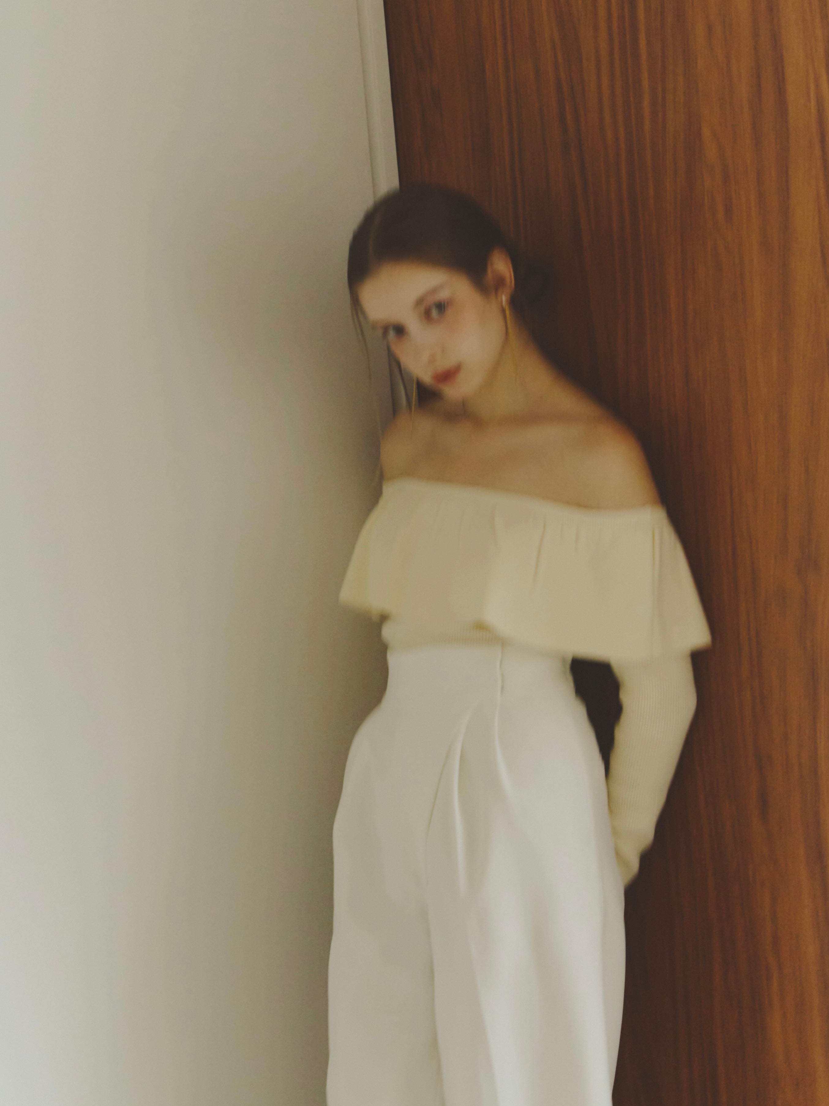 LOOSE FRILL KNIT TOP
